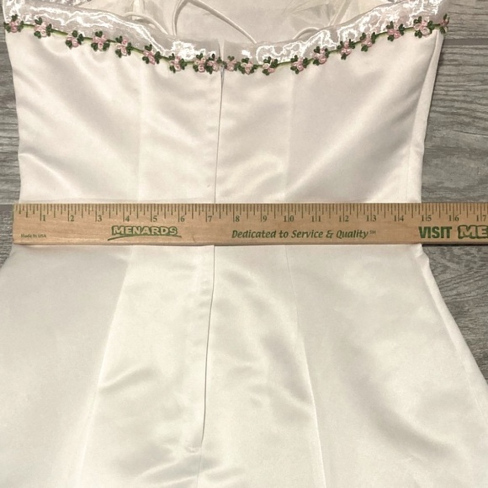 White Prom or Bridal Wedding Dress - Picture 12 of 16